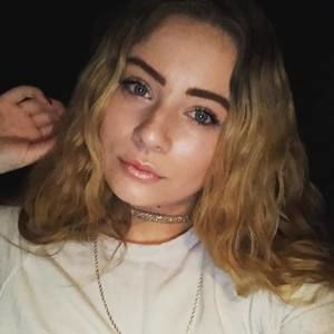 Meet your Posher, Hayley